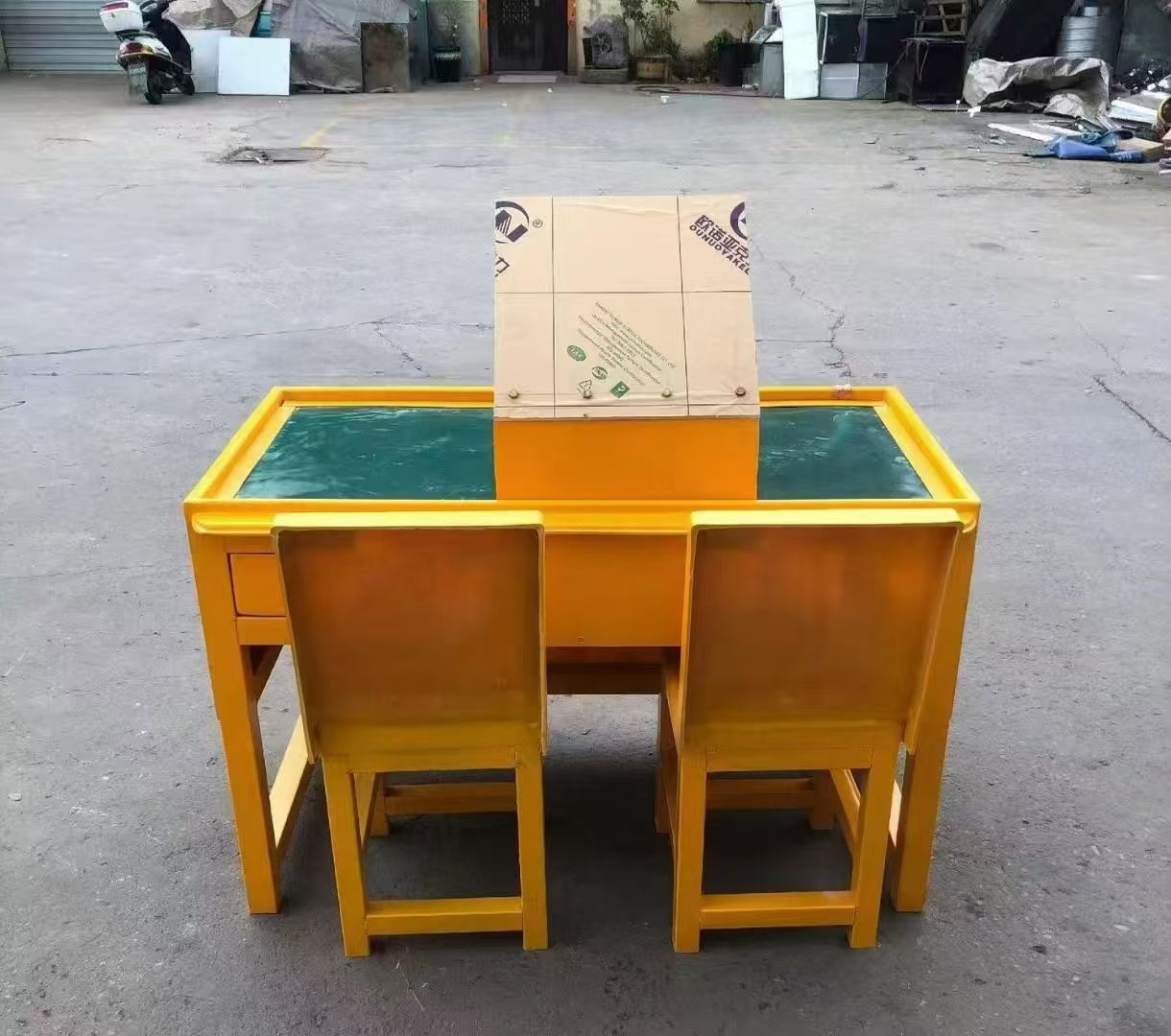 原州防静电导通桌井下煤矿火工品发放桌：危险品流转的安全守护者